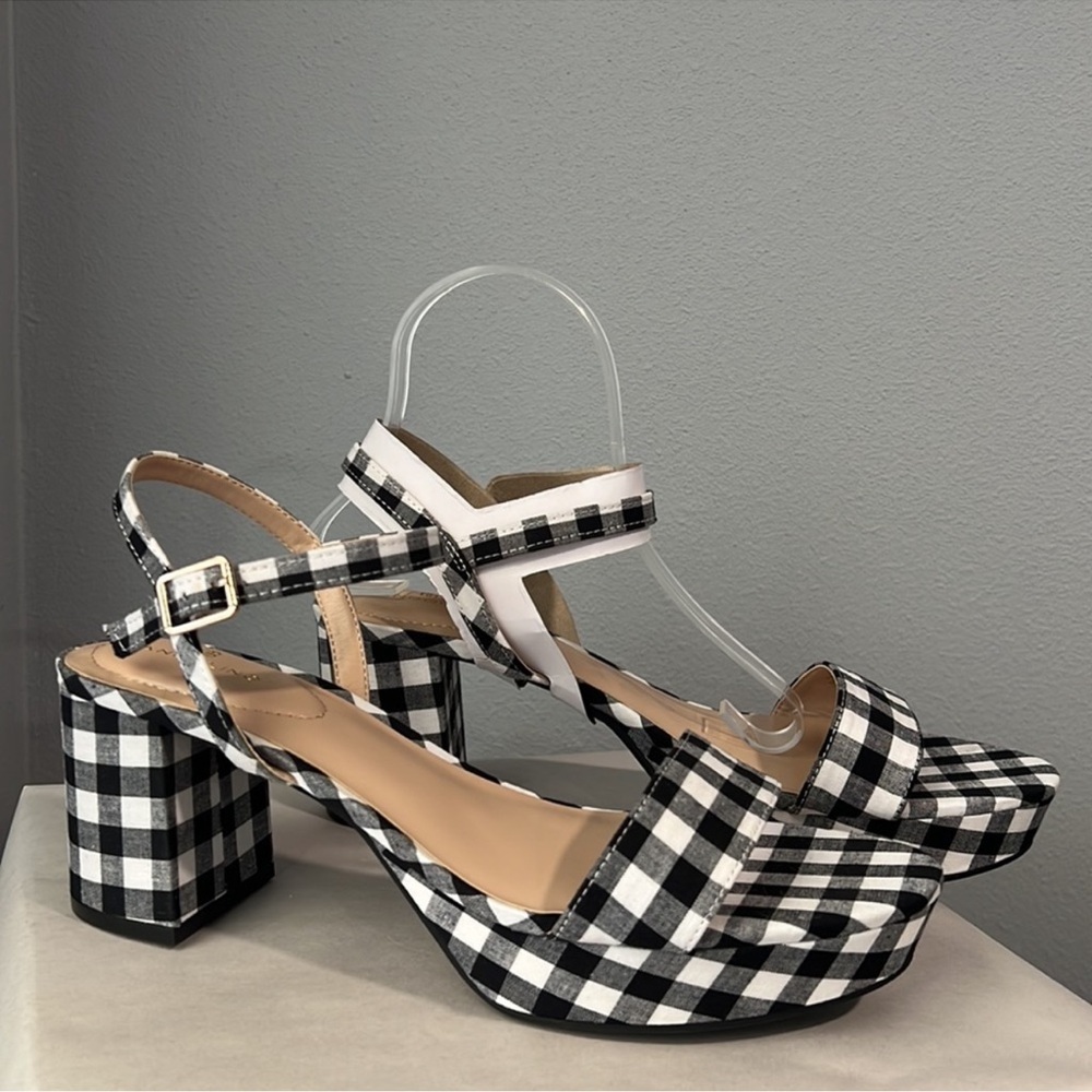 New Bandolino Gingham Black White Checkered Block Heel Ankle Strap Sandals - Picture 5 of 10